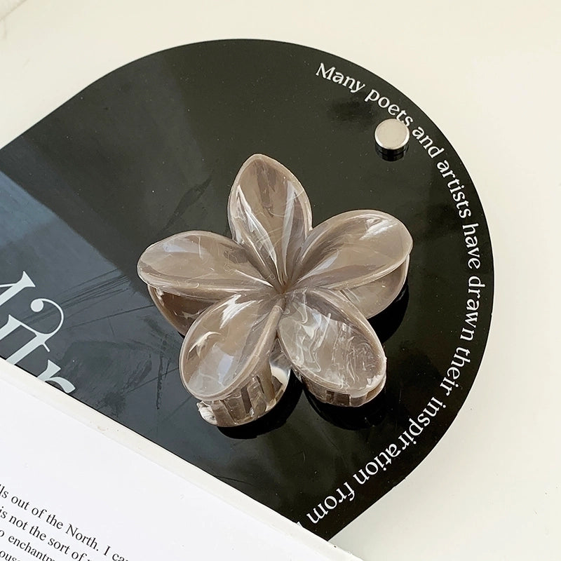 Women’s Sweet Minimalist Flower Resin Hair Claws