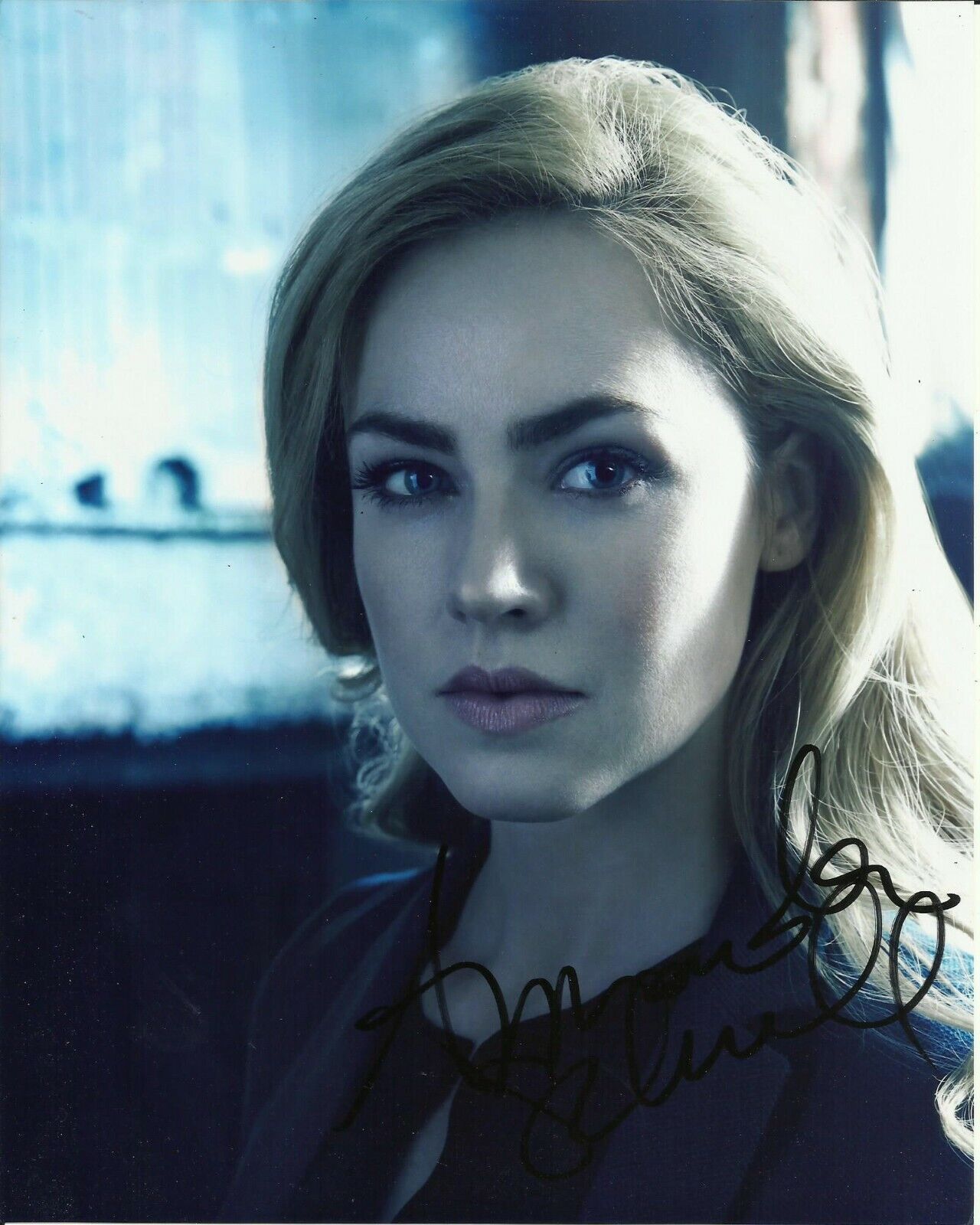 AMANDA SCHULL SIGNED SEXY 12 MONKEYS Photo Poster painting UACC REG 242 (2)