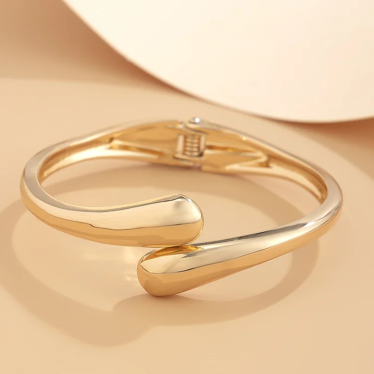 Exaggerated Metal Texture Light Luxury Geometric Irregular Bracelet
