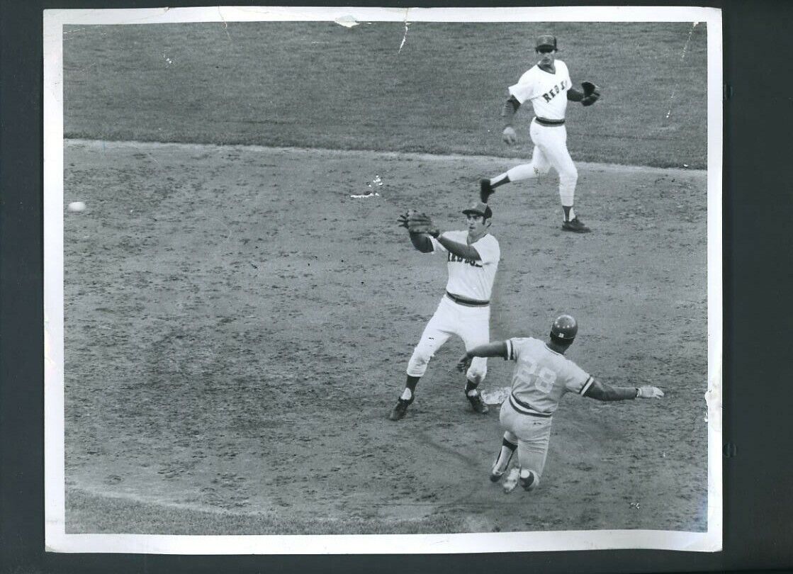 Dick McAuliffe & Vada Pinson 1974 Press Photo Poster painting Boston Red Sox Kansas City Royals