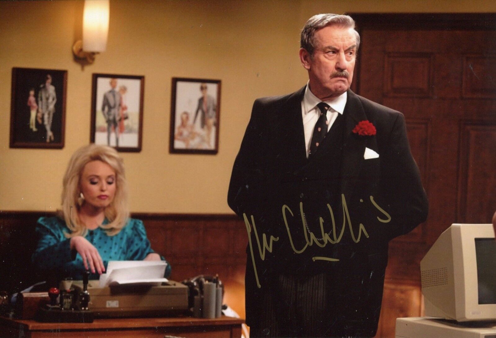 Only Fools & Horses actor JOHN CHALLIS signed BOYCIE Photo Poster painting - UACC DEALER