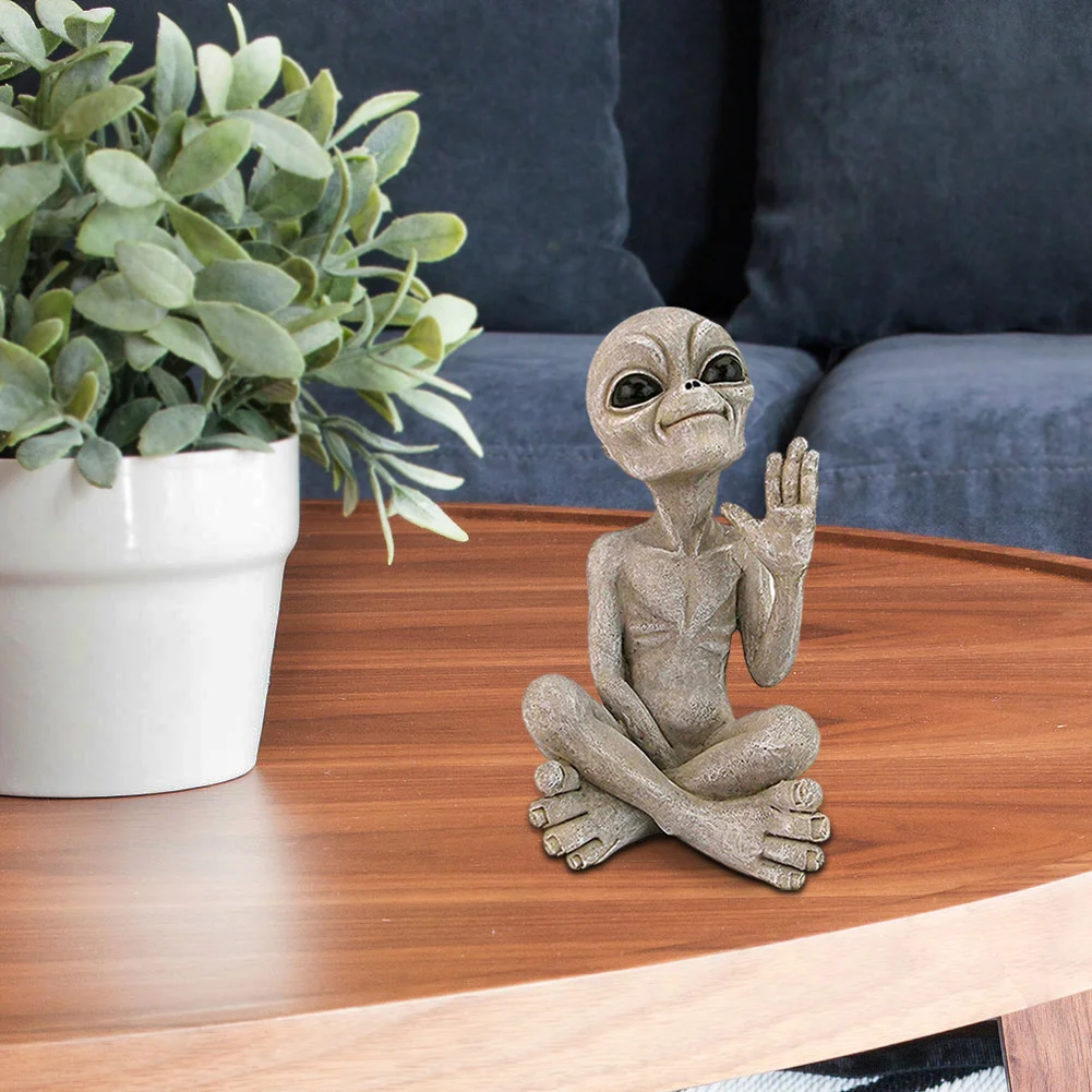 Resin Outer Space Alien Statue Outdoor Garden Figurine Alien Martians Decor
