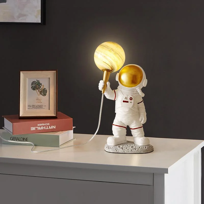 Astronaut Table Lamp Creative Small Night Lamp Moon Decorated Astronaut ...