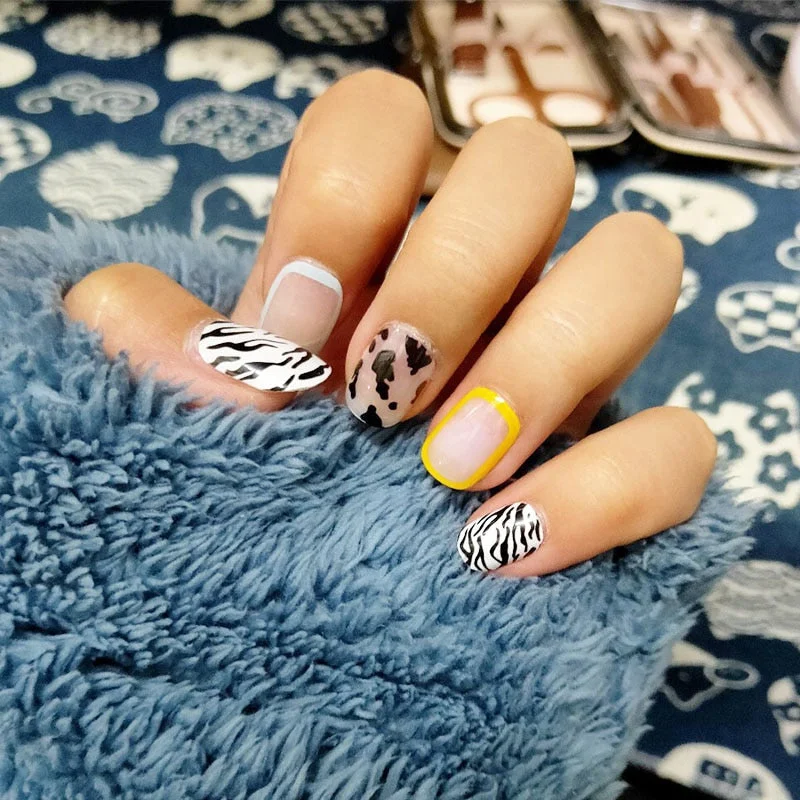 24Pcs Fake Nail Tips For Women Frosted Matte Nails with glue Nude with Black Love Heart Print designs Press On false fingernail-Nail Inspo