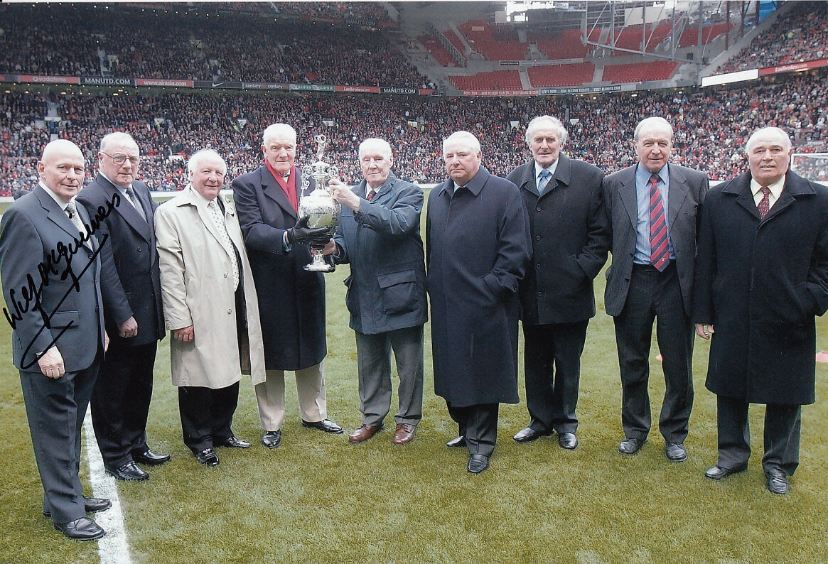 Manchester United Hand Signed Wilf McGuinness Photo Poster painting 12x8 1.