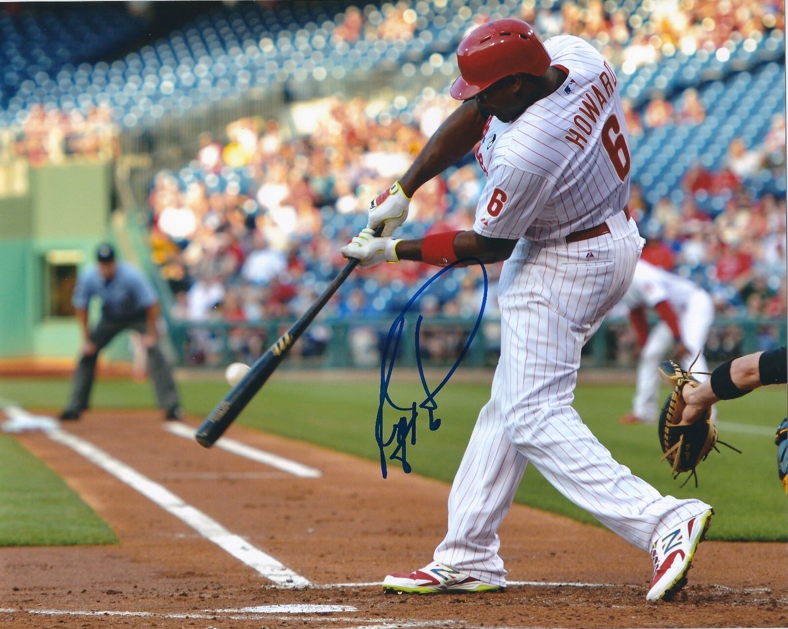 Signed 8x10 RYAN HOWARD Philadelphia Phillies Autographed Photo Poster painting - COA