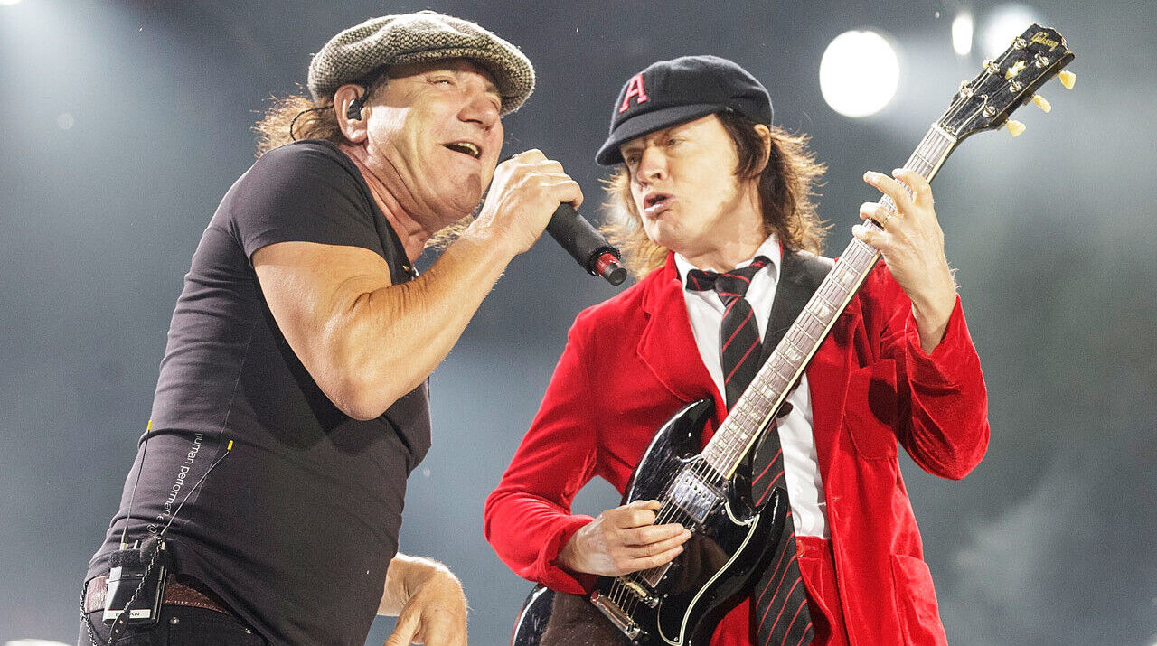 ?? ACDC - 16x20 Photo Poster painting / Brian Johnson / Angus Young guitar AC/DC