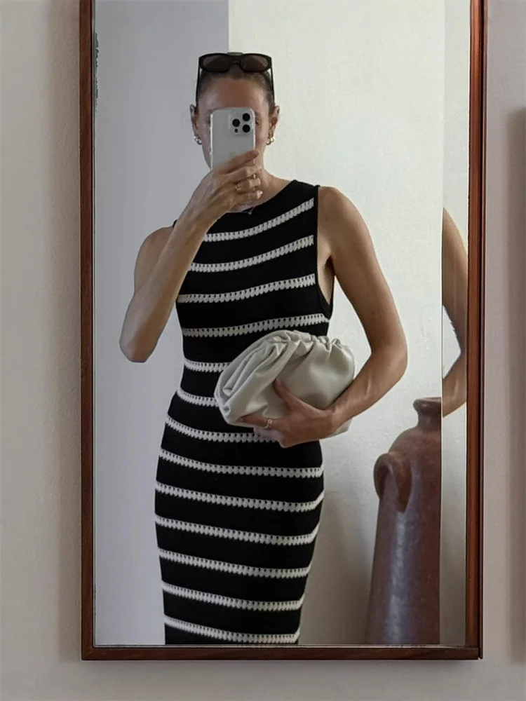 Uveng Uveng Sleeveless Striped Mid-Stripe New Tight Sexy Bag-Upped Vest Dress 2025 Knitted Dress