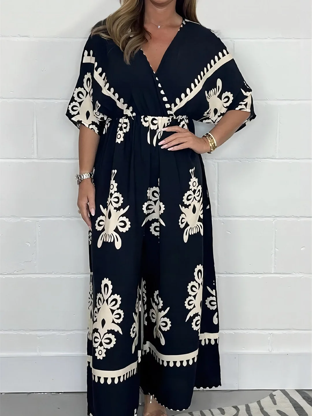 Women's Short Sleeve V-neck Graphic Printed Jumpsuit