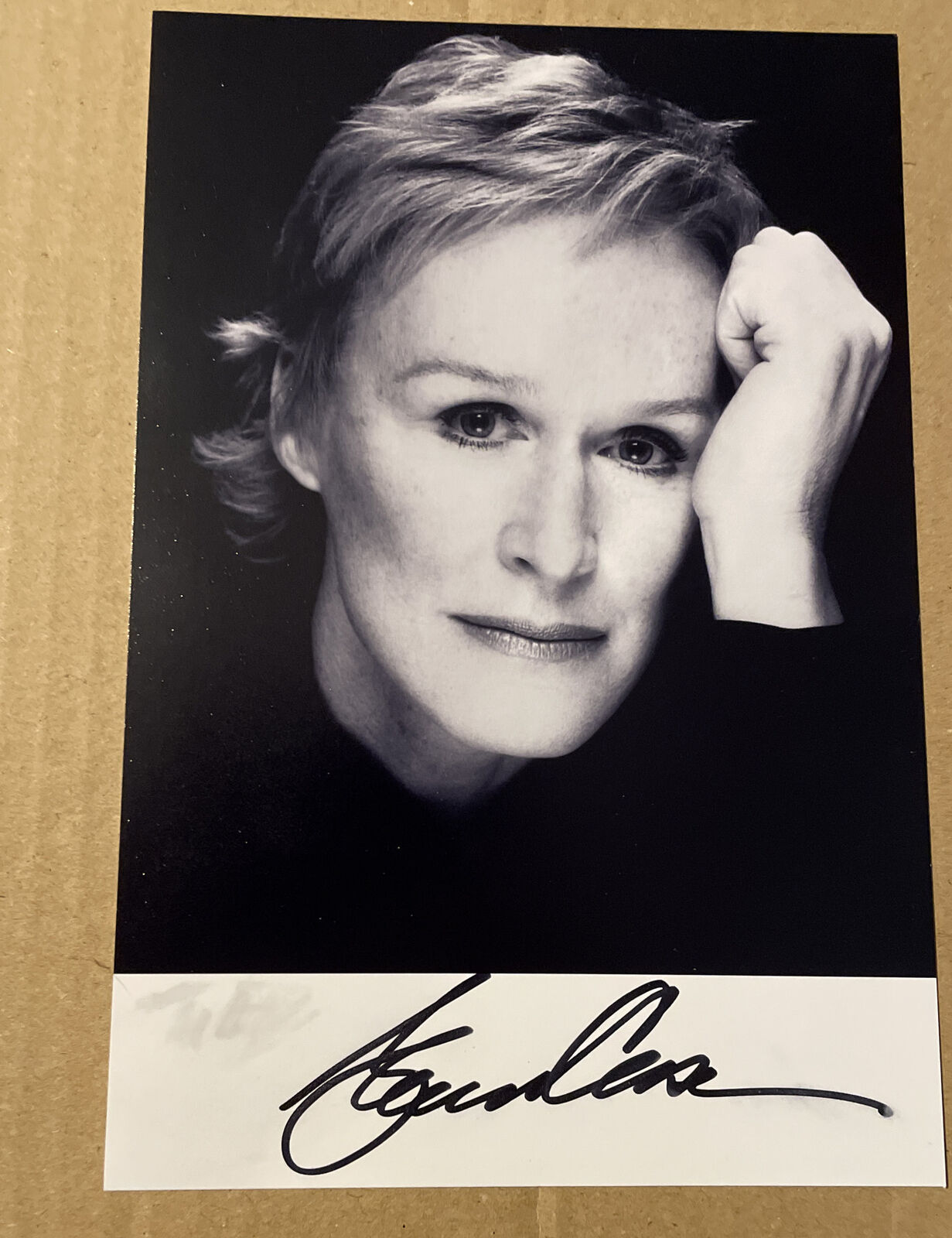 GLENN CLOSE FATAL ATTRACTION 7x5 HAND SIGNED Photo Poster paintingGRAPH AUTOGRAPH Slight Smudge