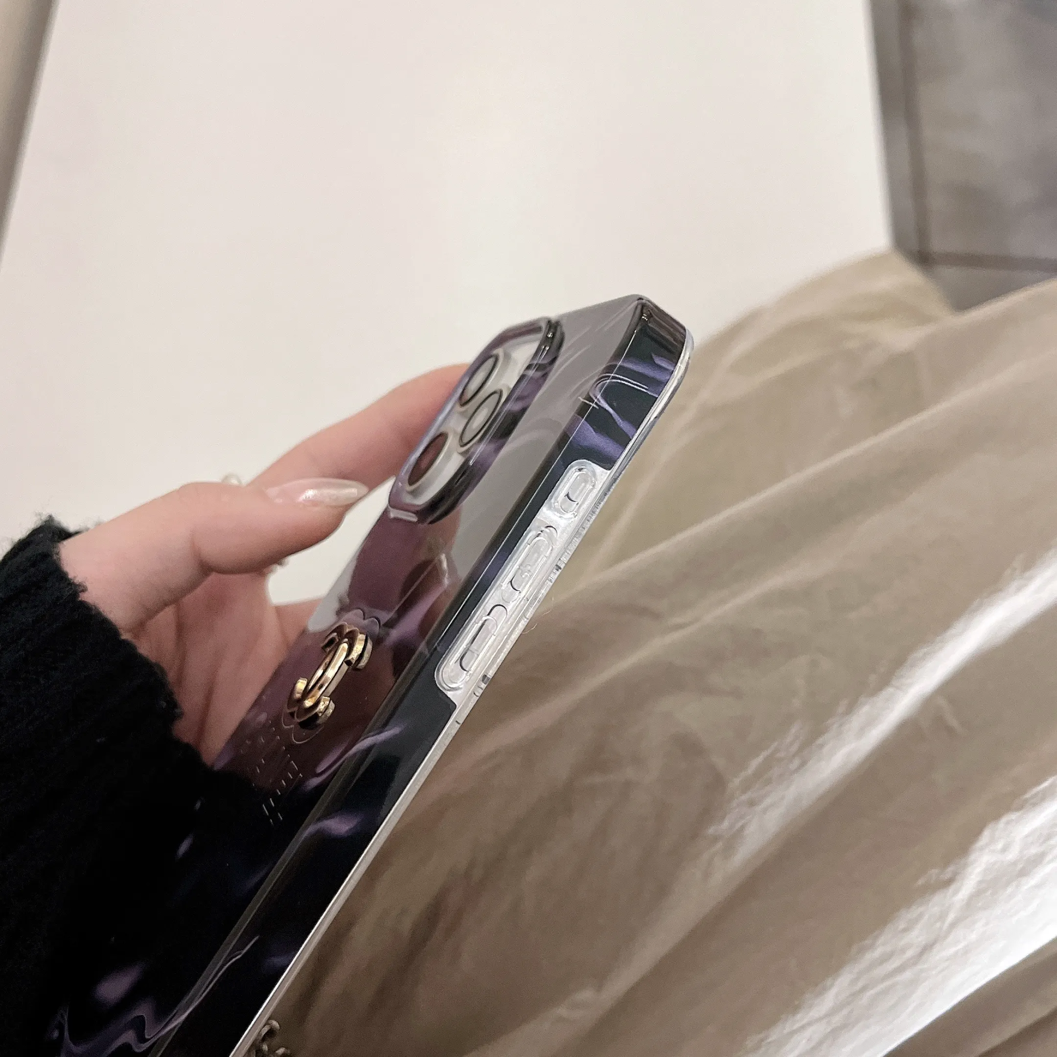 Chanel Elegant Bracelet Pendant Apple iPhone Cases