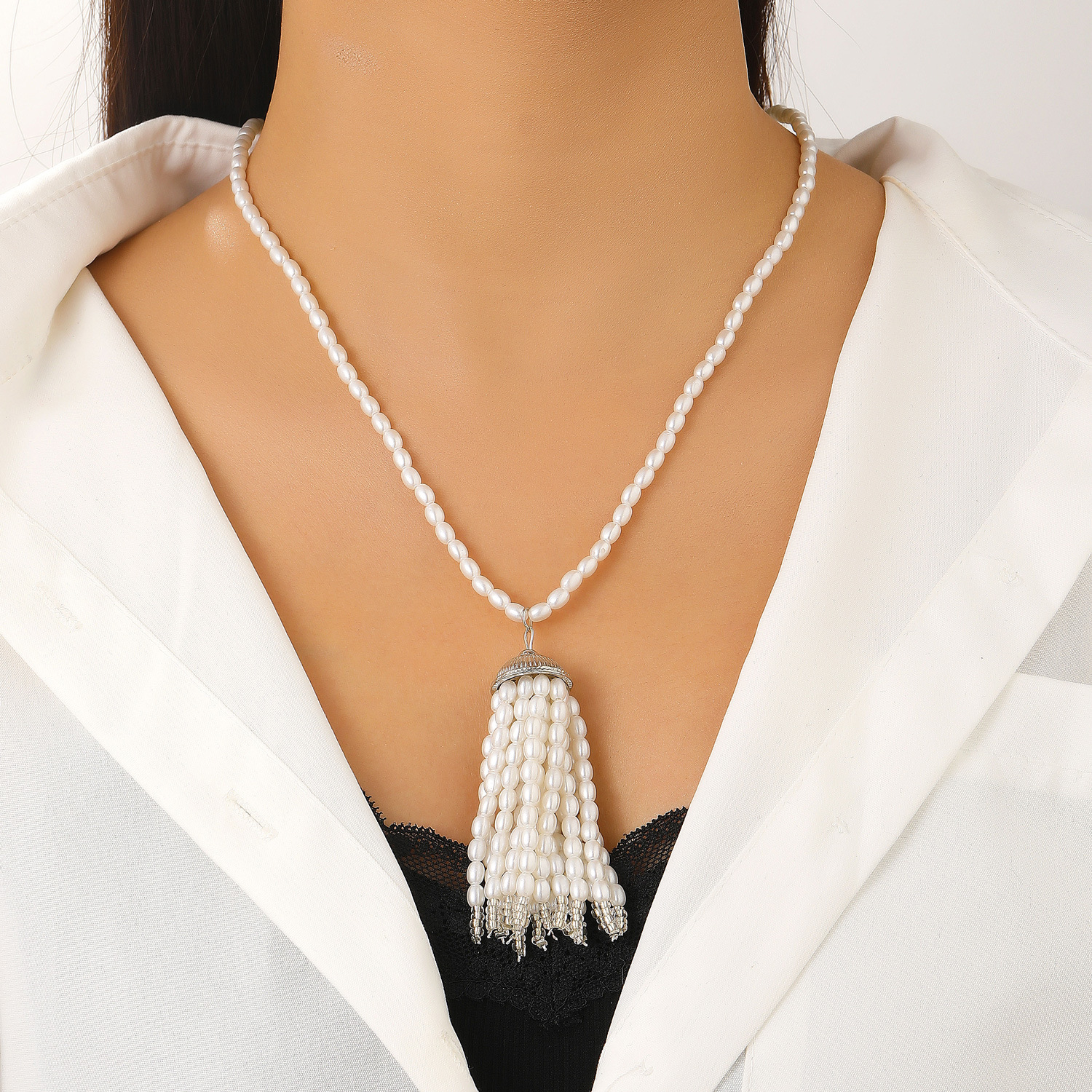 Luxury French Retro Long Pearl Tassel Necklace for Women Niche Design High-End Tassel Sweater Chain