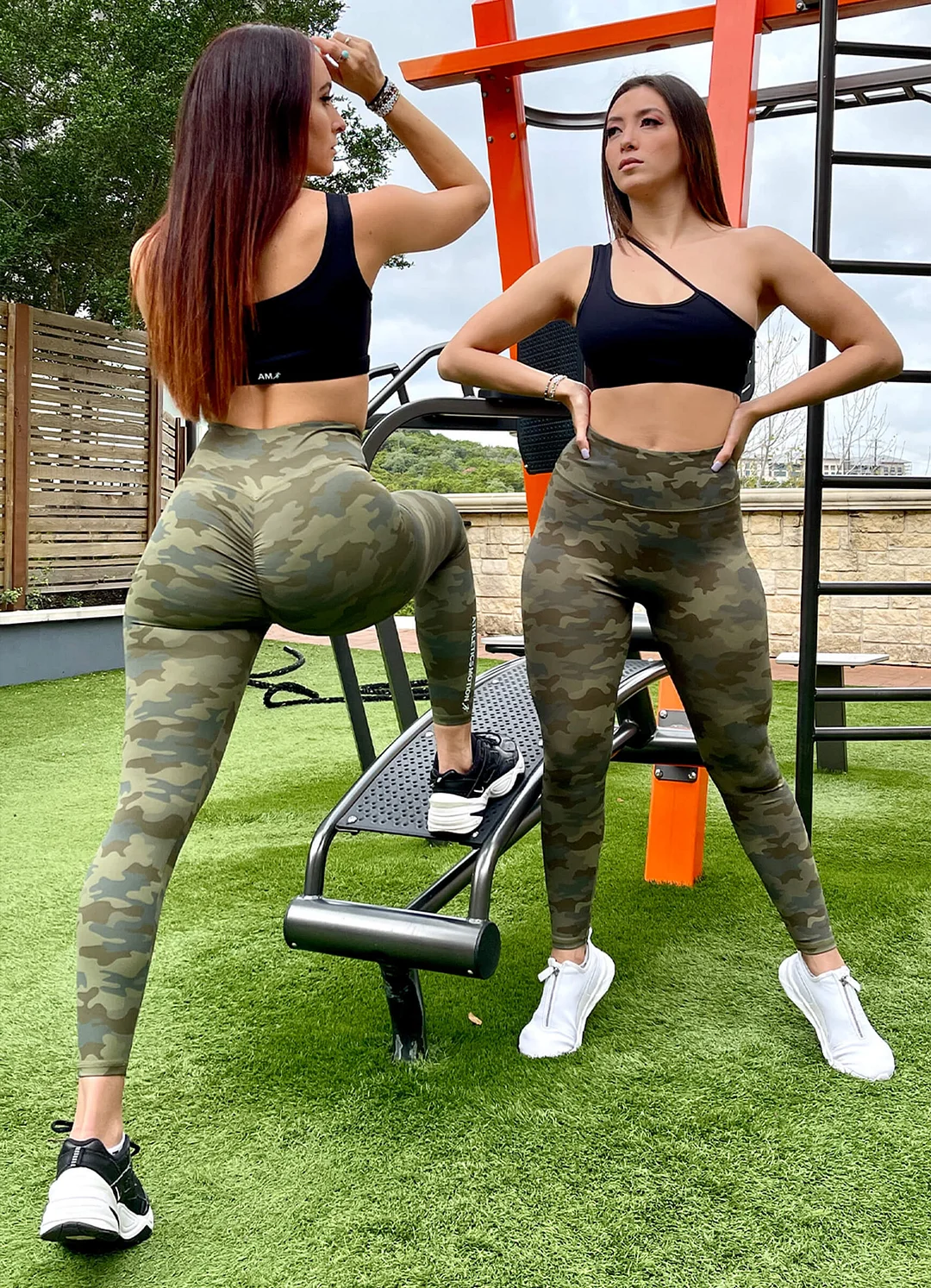 CAMO BUBBLE BUTT LEGGINGS