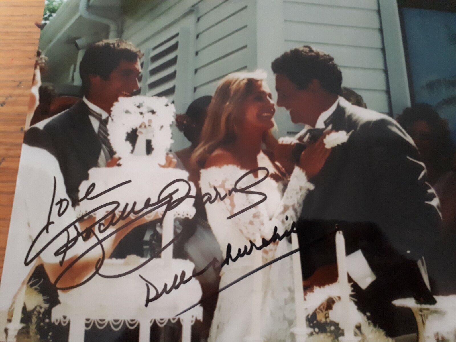 PRISCILLA BARNES SIGNED 8 x 10 COLOUR AS DELLA 1989 BOND FILM LICENCE TO KILL