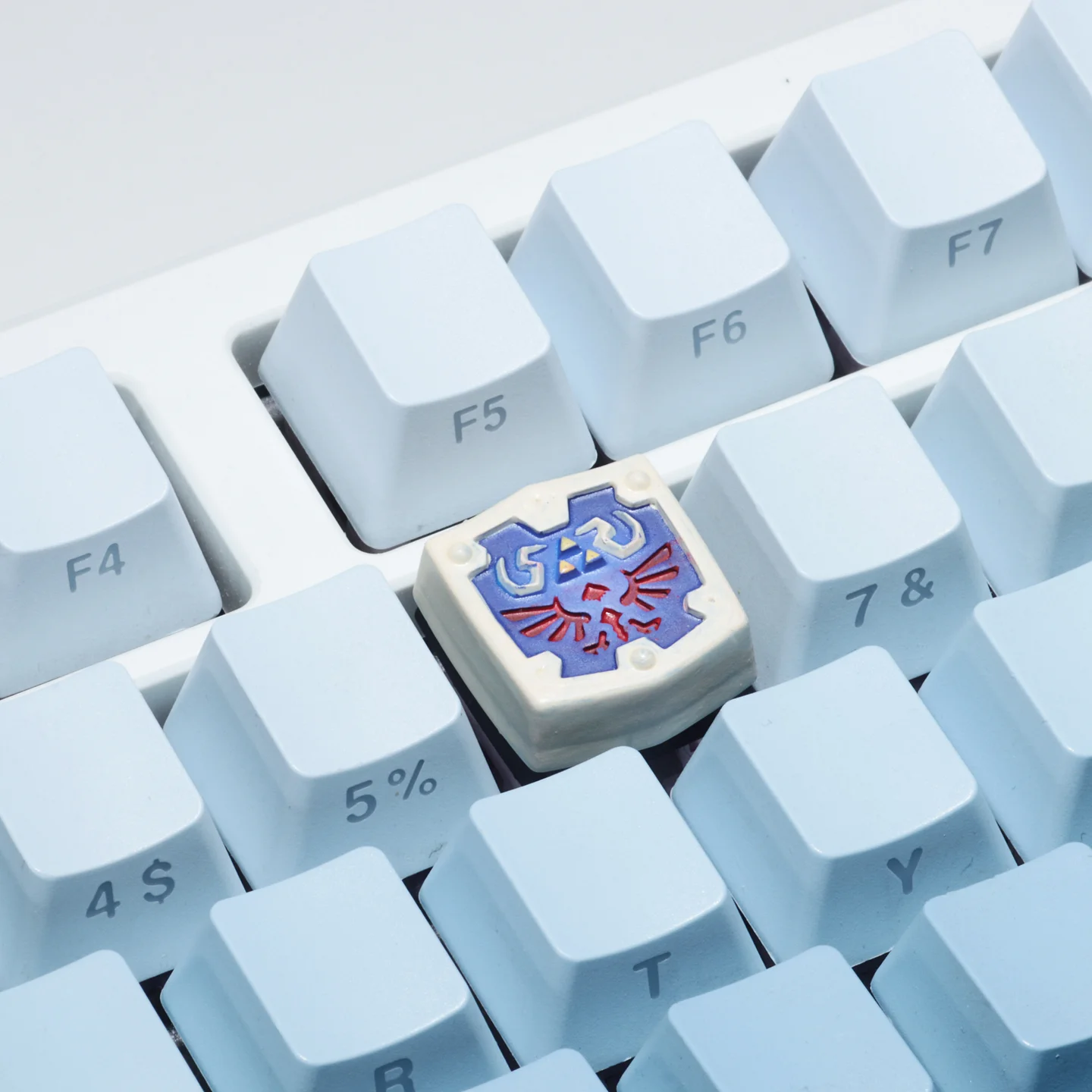 The Legend of Zelda Hylian Shield Artisan Keycap Axonkit