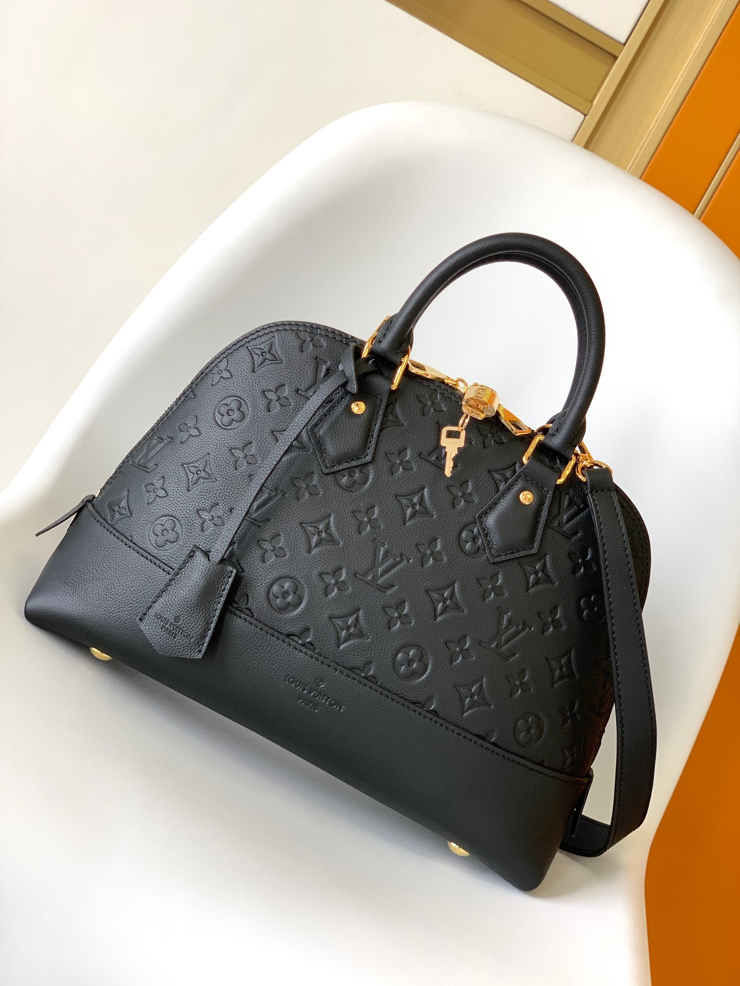 Fashionable Embossed Shell Bag
