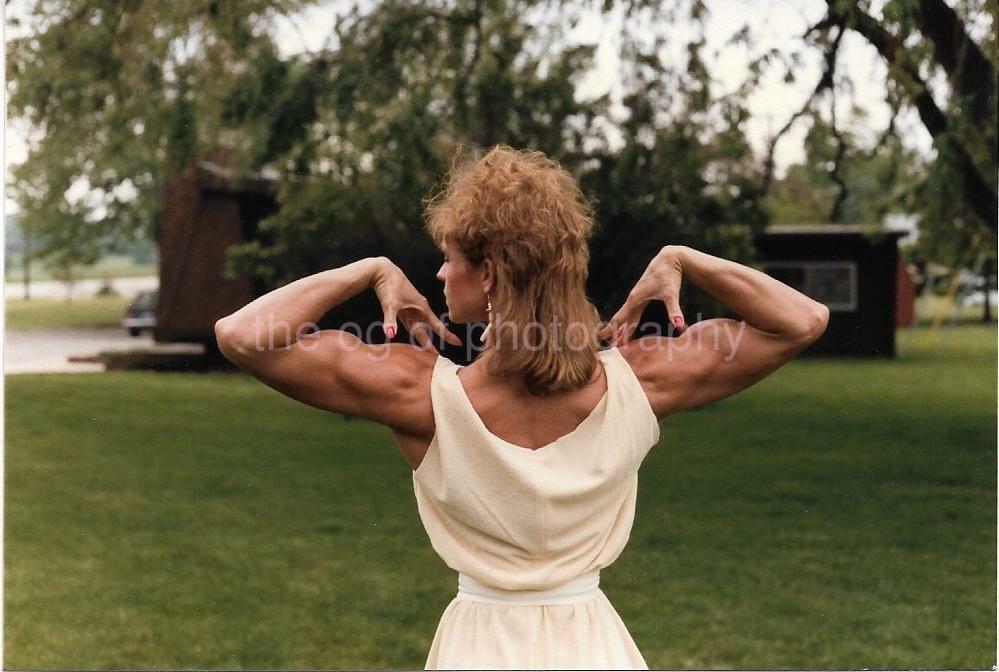 80's 90's VINTAGE FOUND Photo Poster painting Female Bodybuilder Color MUSCLE WOMAN EN 16 3 X