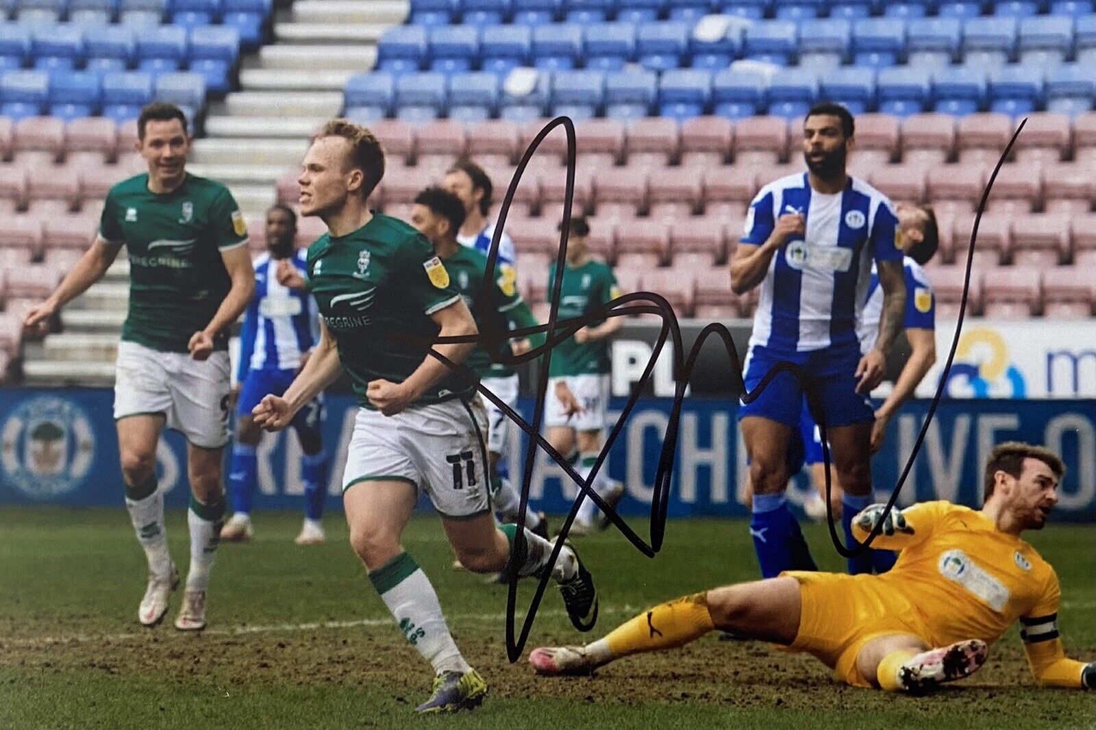 Anthony Scully Genuine Hand Signed Lincoln City 6X4 Photo Poster painting 3