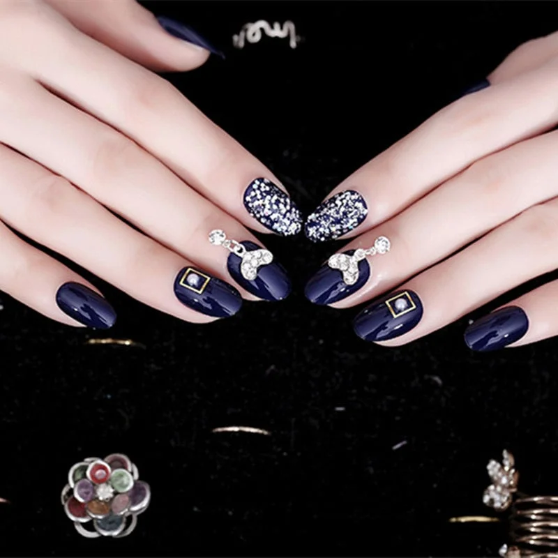 24Pcs Fake Fingernails Full Cover Short Round Press on Nails Dripping Shape Heart Pendant Nail Tips Wearable Fake Art with Glue-Nail Inspo