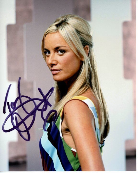 TAMZIN OUTHWAITE signed autographed Photo Poster painting