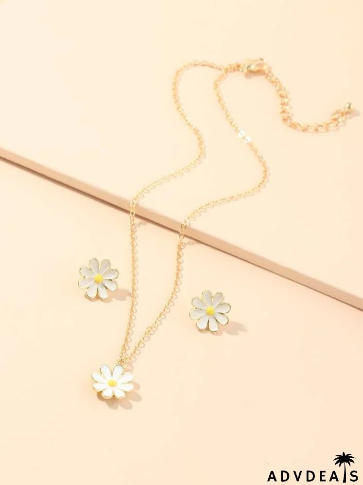 Daisy Charm Necklace & Stud Earrings