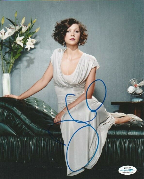 BEAUTIFUL MAGGIE GYLLENHAAL SIGNED 8x10 Photo Poster painting! SECRETARY THE DEUCE ACOA COA