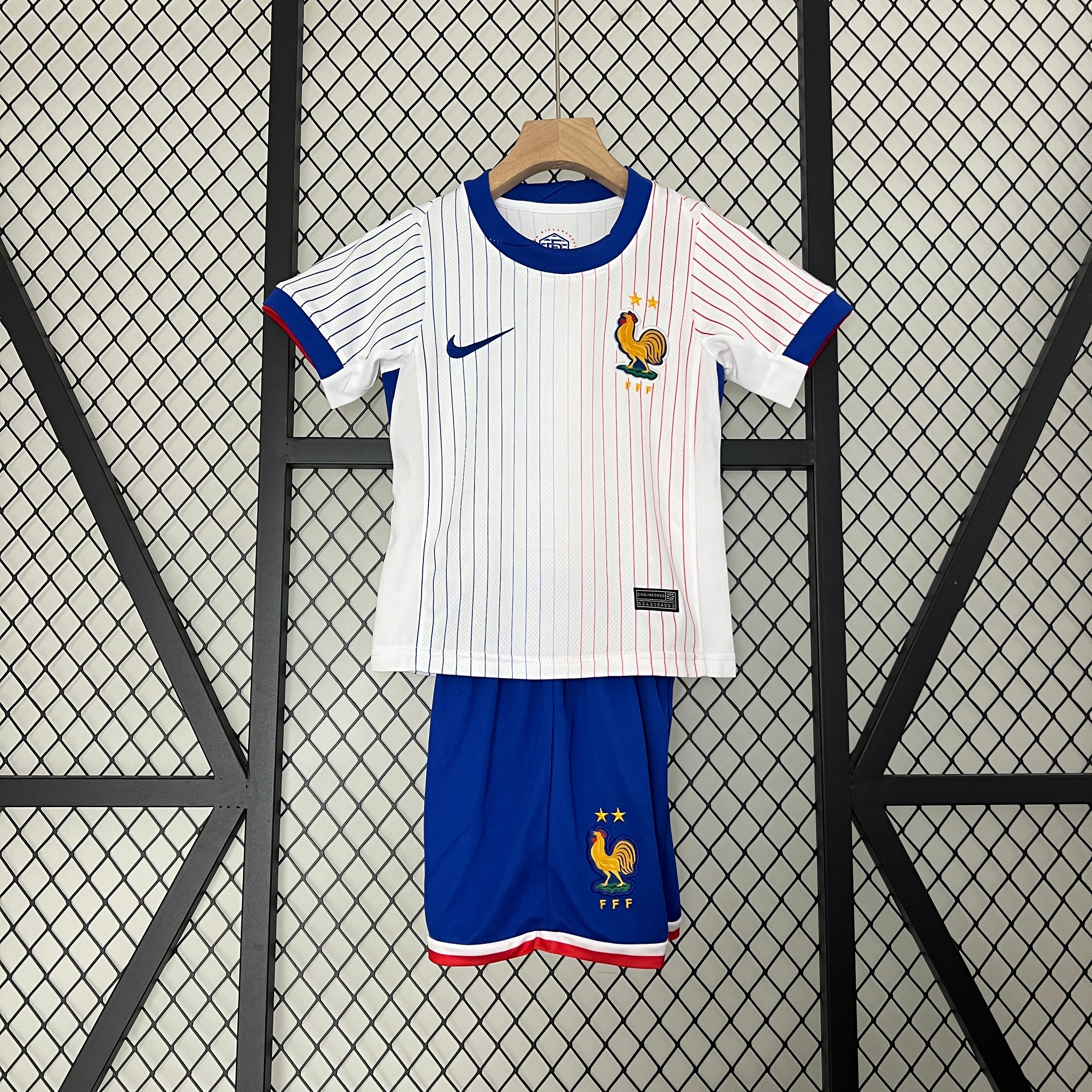 Kit Enfant Équipe de France 2024 2025 EURO2024 Maillot De Fou, site maillot de foot pas cher