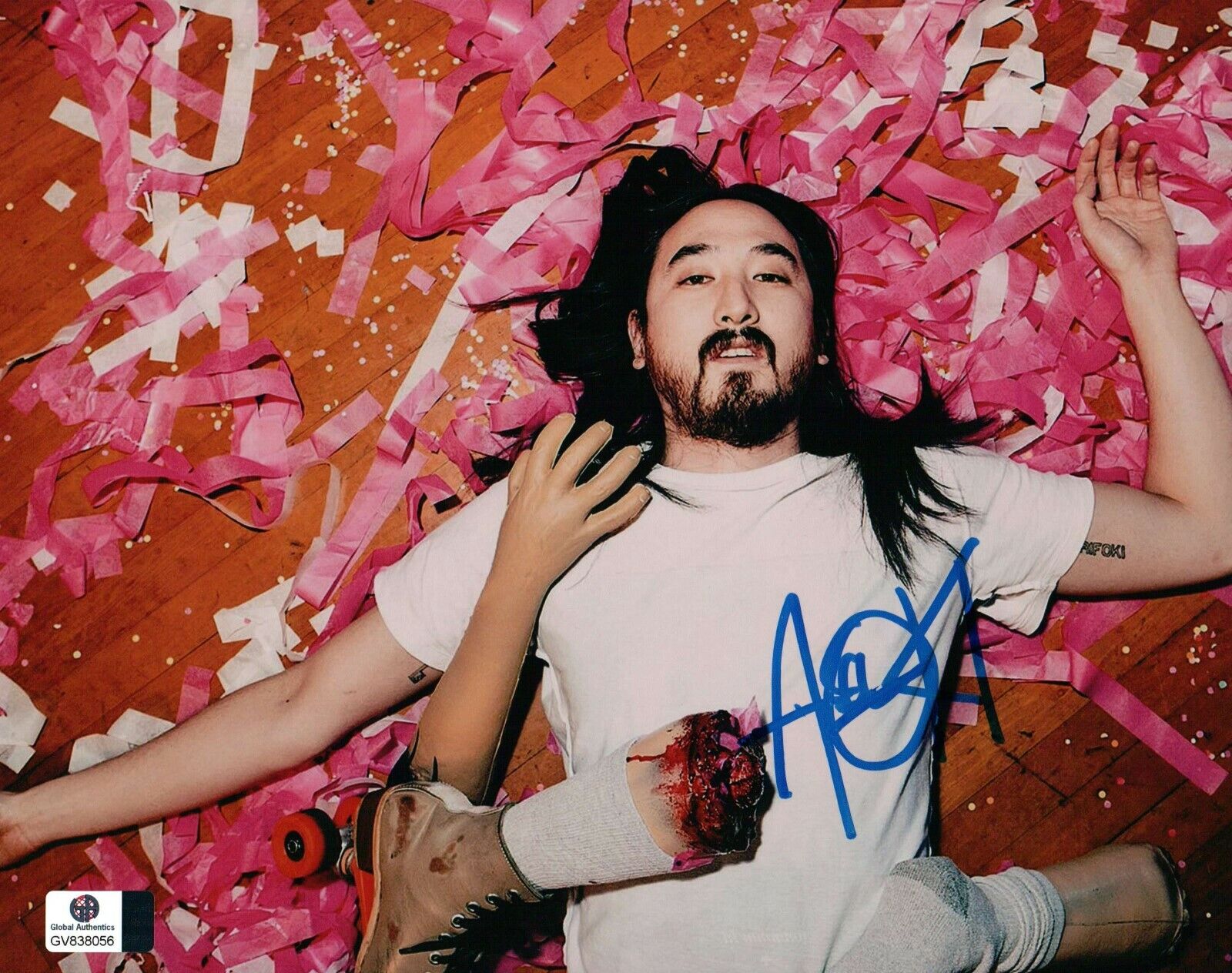 Steve Aoki Signed Autographed 8X10 Photo Poster painting DJ Severed Limbs Streamers GV838056