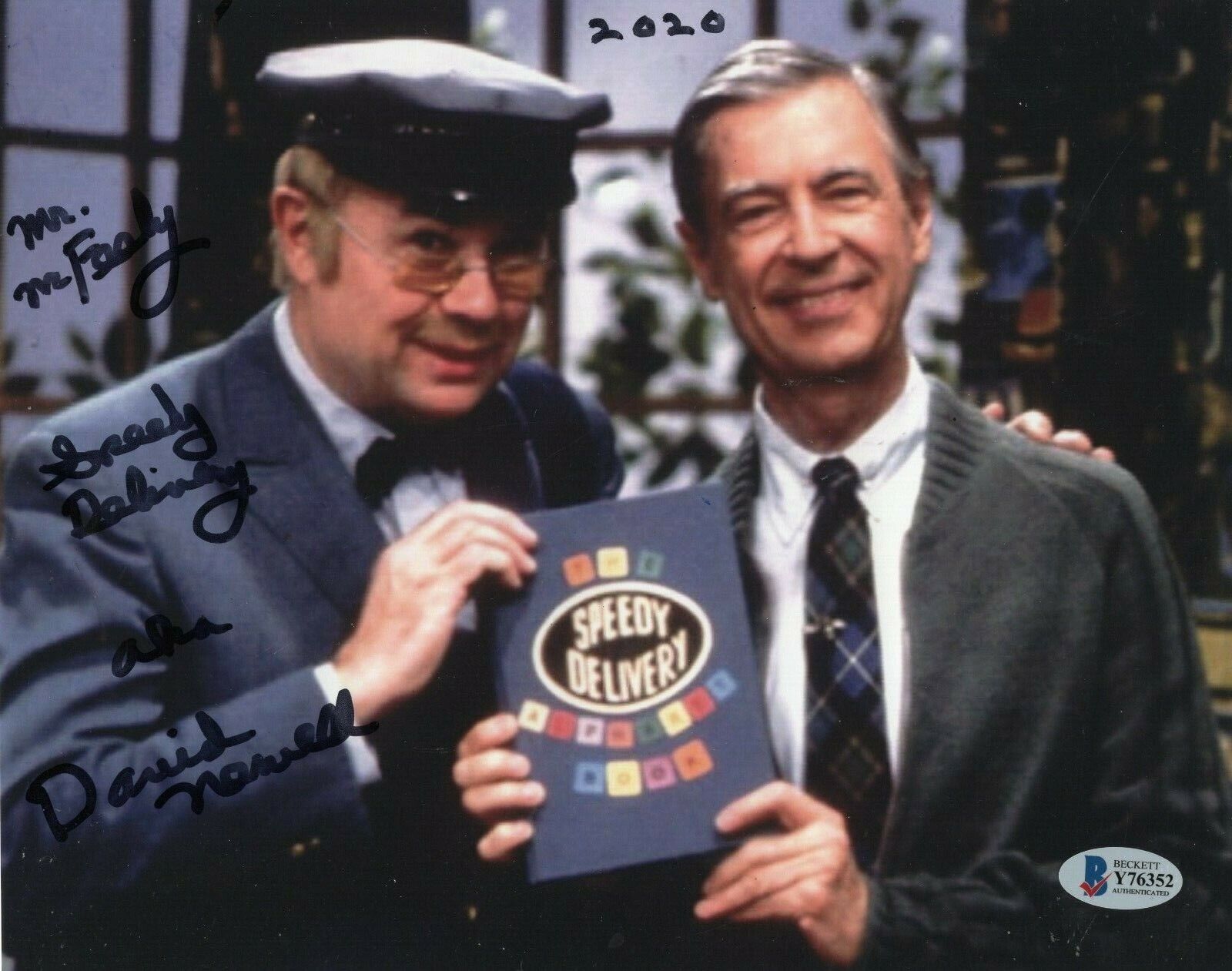 David Newell Mr. Rogers Neighborhood Signed 8x10 Photo Poster painting w/Beckett COA Y76352