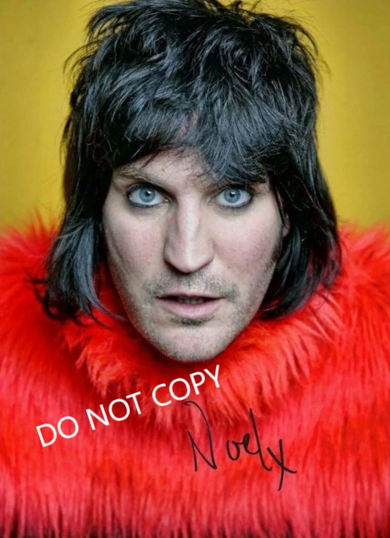 NOEL FIELDING 8 x10 20x25 cm Autographed Hand Signed Photo Poster painting