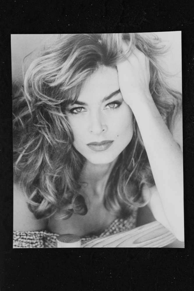 Eileen Davidson - 8x10 Headshot Photo Poster painting w/ Resume - YOUNG & THE RESTLESS