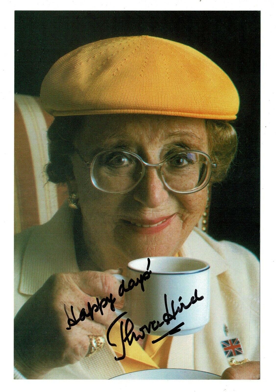 Thora Hird signed autographed Photo Poster painting! AMCo! 14506