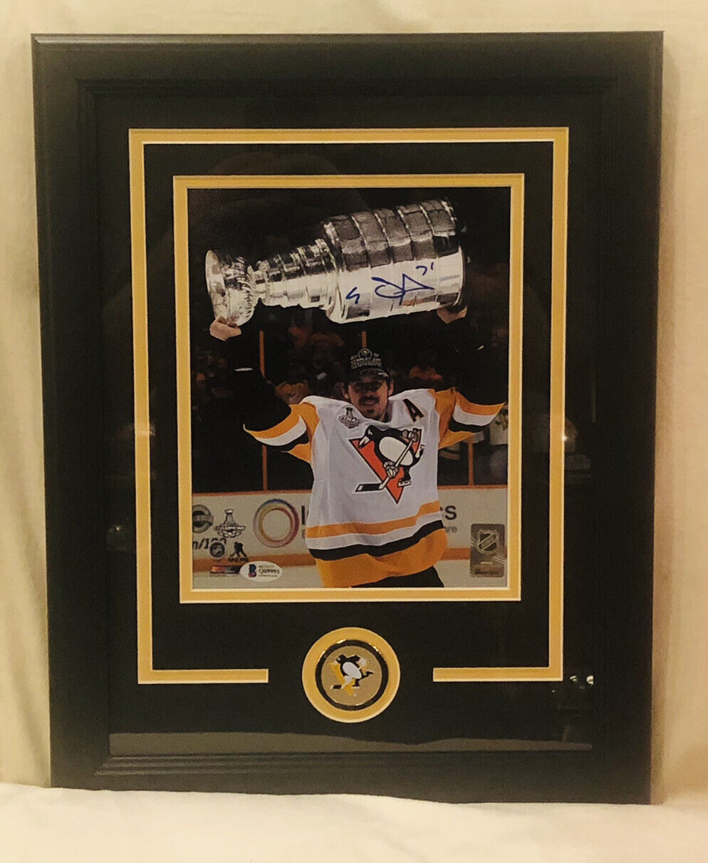 Evgeni Malkin Framed Pittsburgh Penguins SIGNED 8X10 Photo Poster painting Beckett Certificate