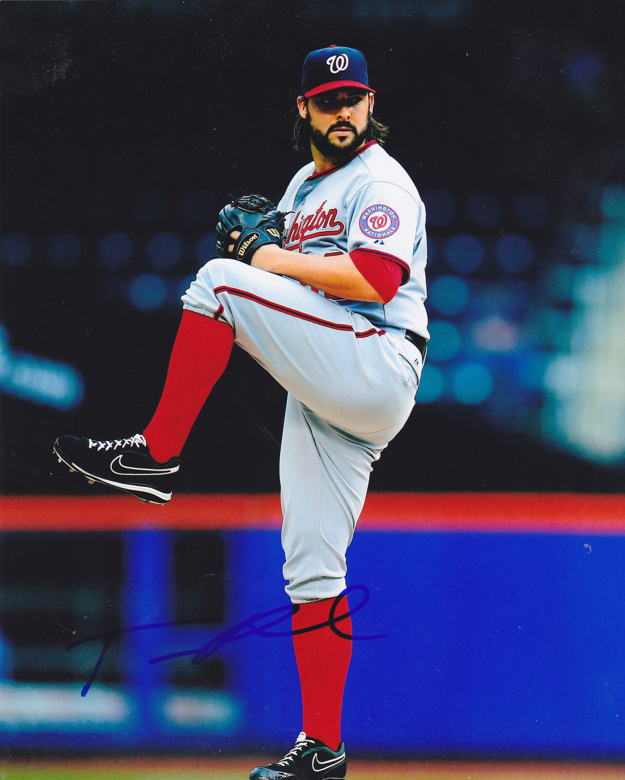 TANNER ROARK WASHINGTON NATIONALS ACTION SIGNED 8x10