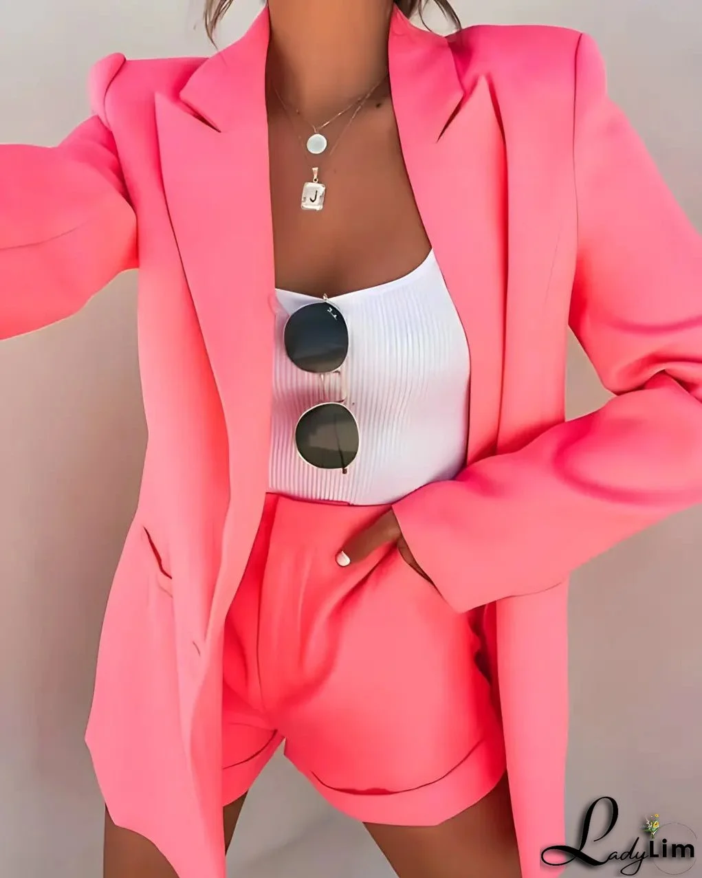 Classic and breezy Set