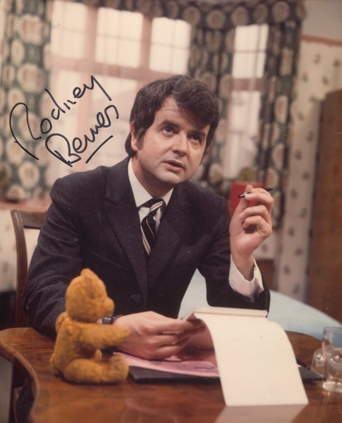 Actor Rodney Bewes signed THE LIKELY LADS comedy series 8x10 Photo Poster painting UACC DEALER