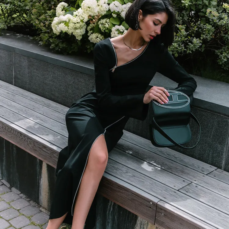 Churchf Churchf Women's Early Spring 2024 New Diagonal Shoulder Design Sense Zipper Slit Black Hip Wrap Dress