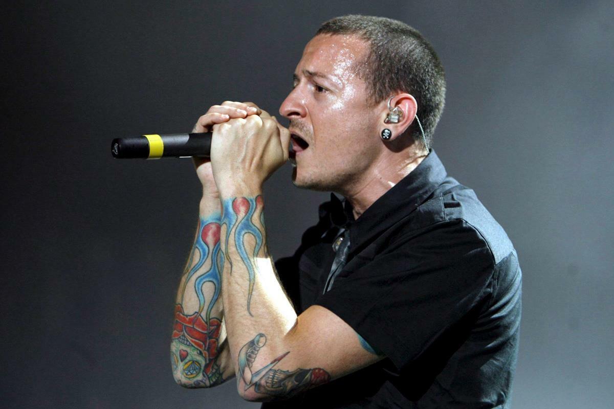 Chester Bennington 8x10 Picture Simply Stunning Photo Poster painting Gorgeous Celebrity #19