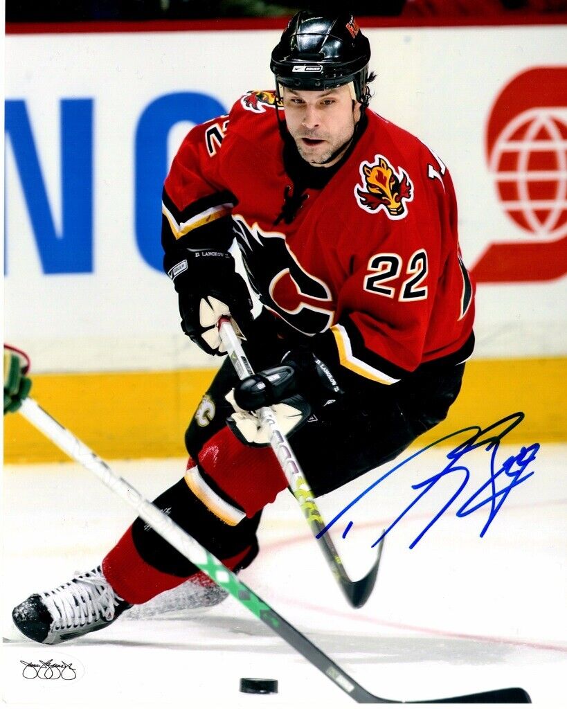 Daymond Langkow Signed - Autographed Calgary Flames 8x10 inch Photo Poster painting