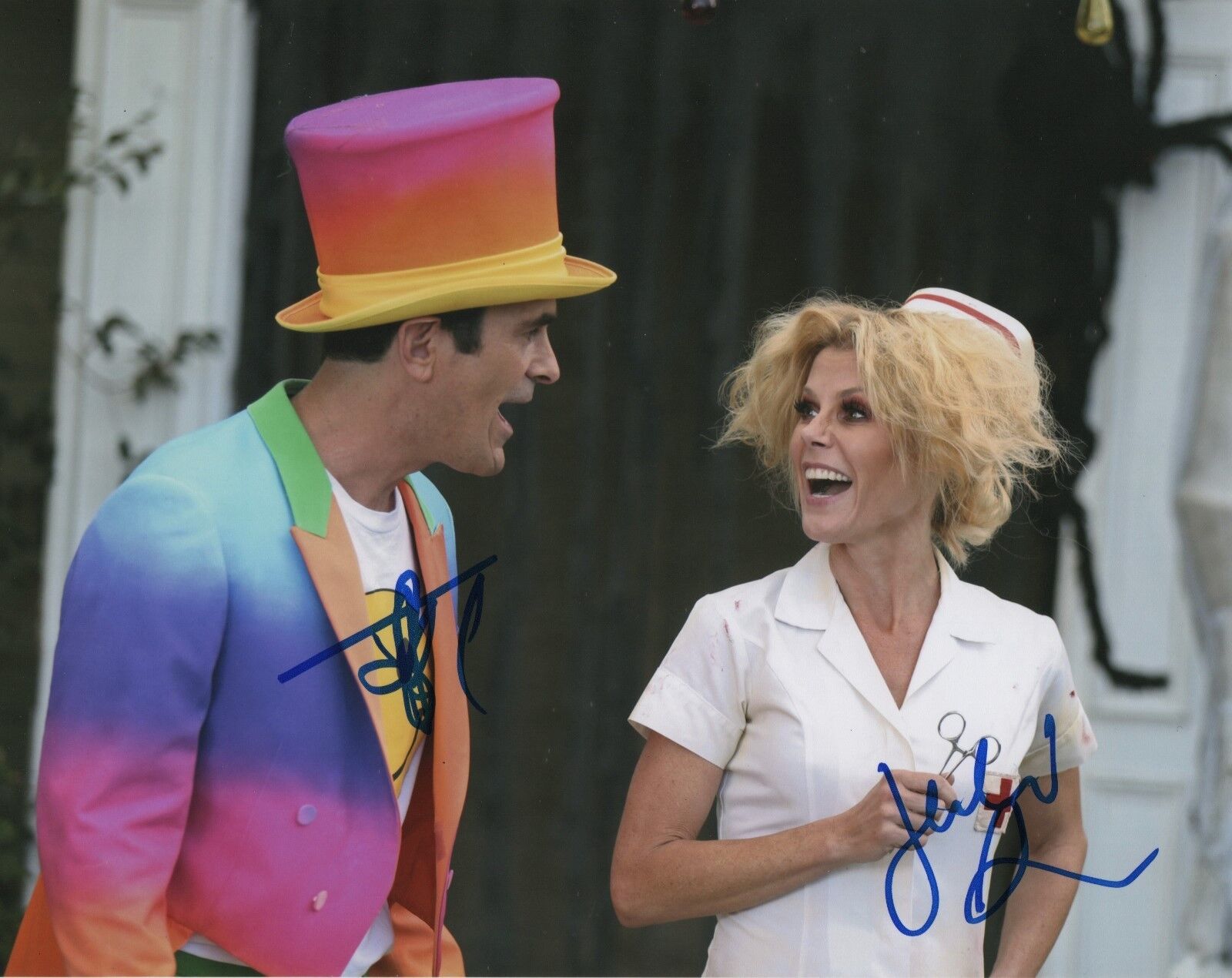 Modern Family cast REAL hand SIGNED 8x10 Photo Poster painting #2 COA by Julie Bowen Ty Burrell