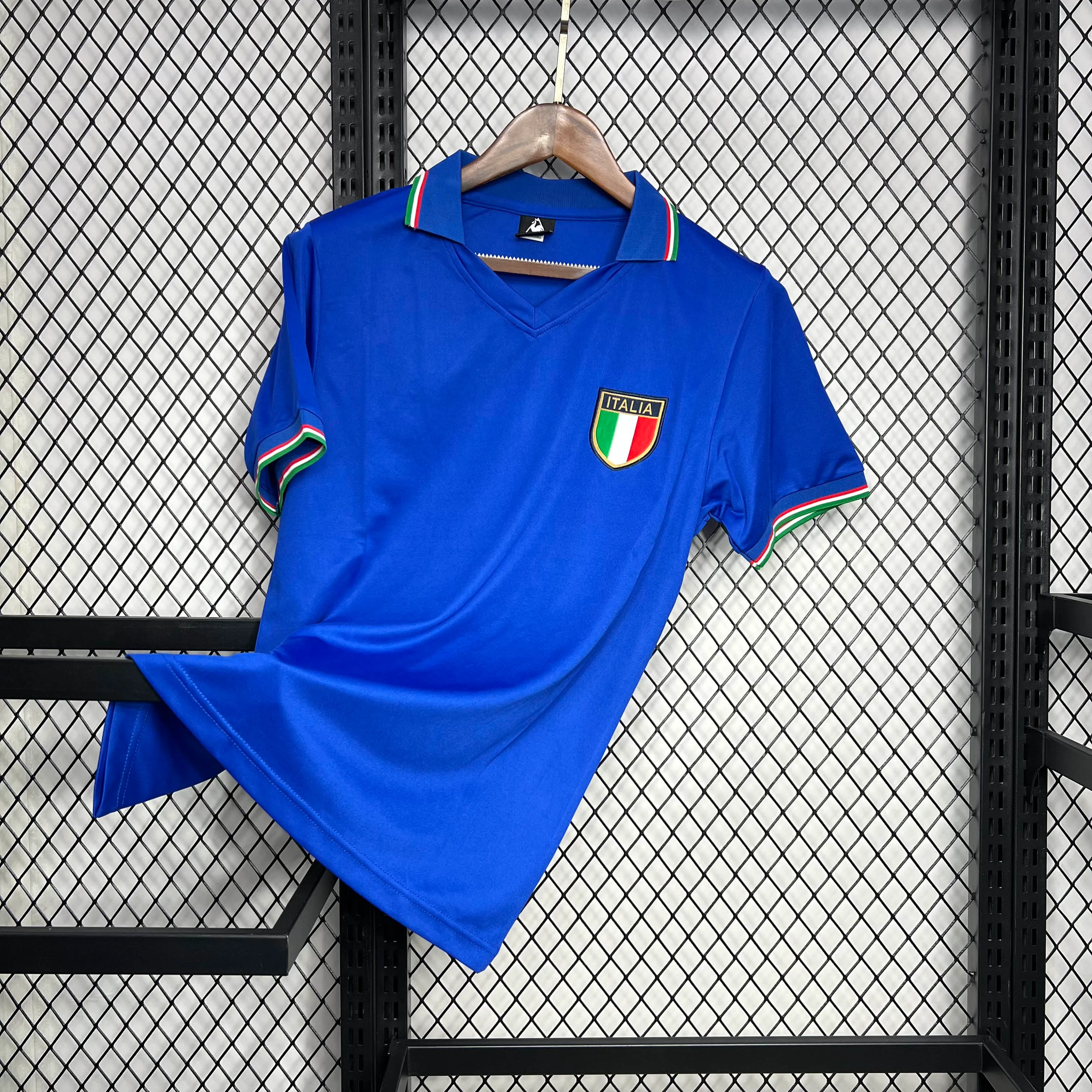 Maxi Kits &ndash; Maillot Italie Domicile R&eacute;tro 1982 Homme- Maxi Kits