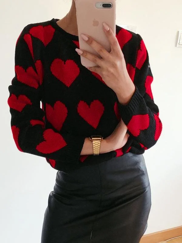 Women's Casual Round Neck Long Sleeve Sweater  Heart Graphic Top