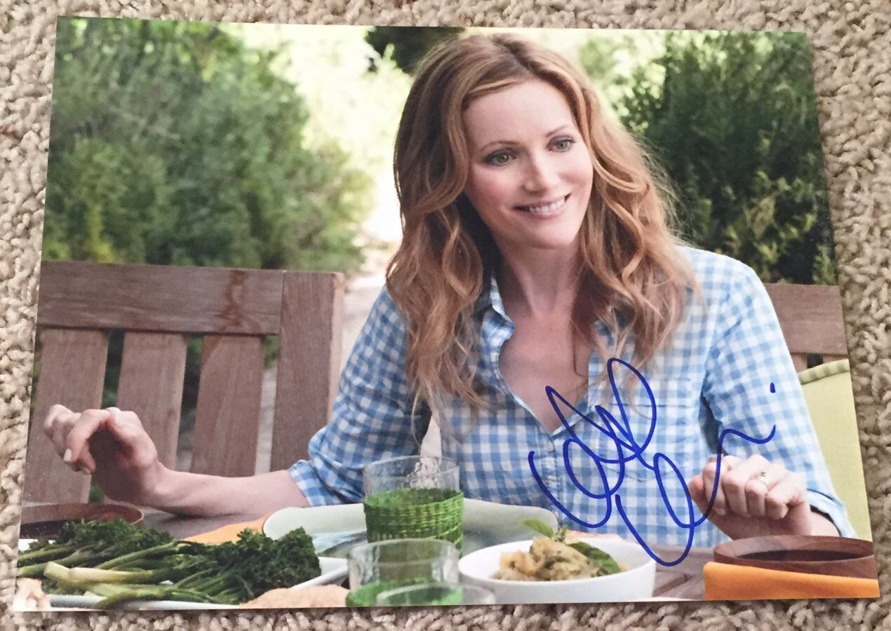 LESLIE MANN APATOW SIGNED AUTOGRAPH THIS IS 40 KNOCKED UP 8x10 Photo Poster painting A w/PROOF