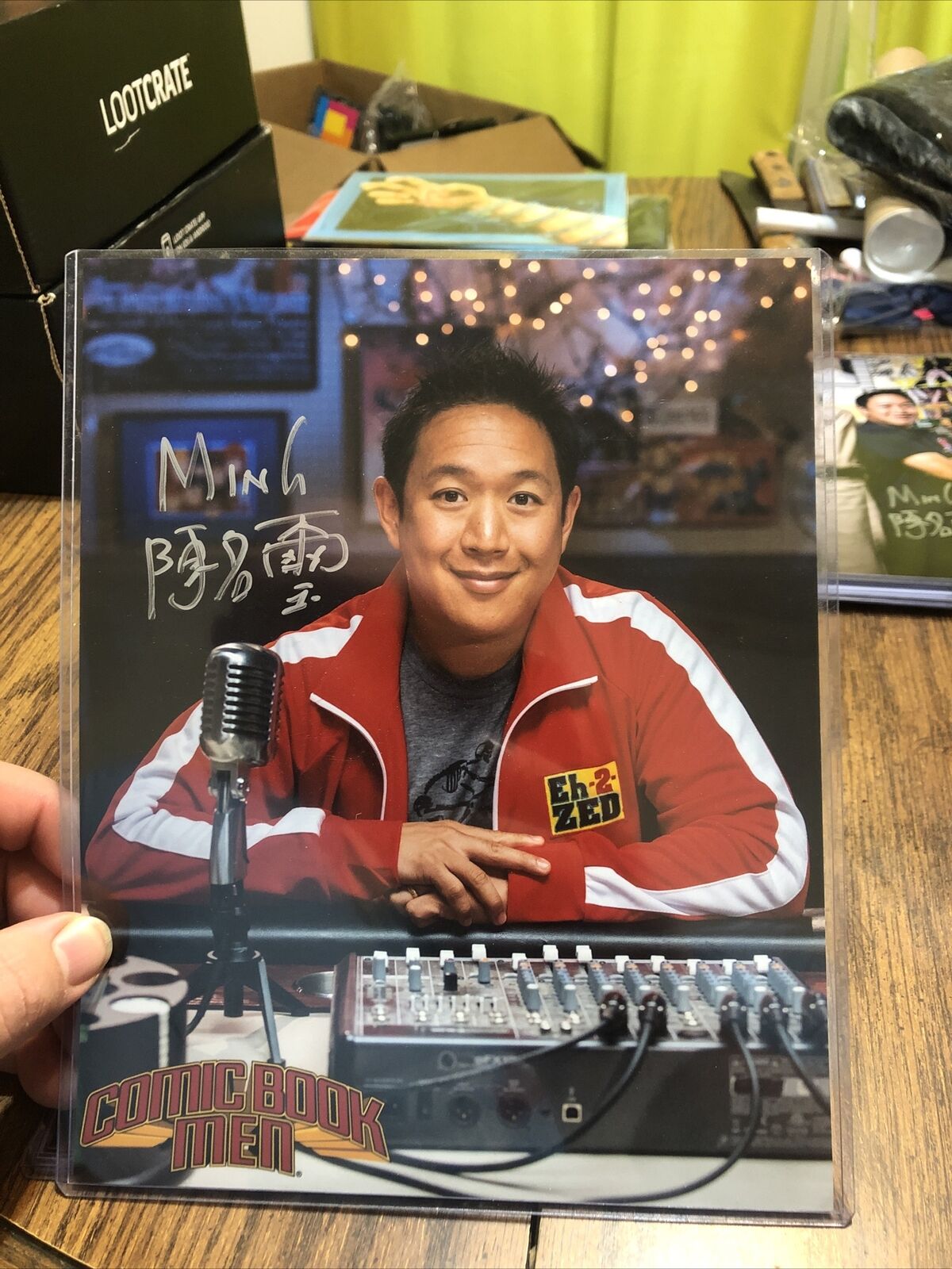 Ming Chen signed autographed 8x10 Photo Poster painting! AMC Comic Book Men COA 4