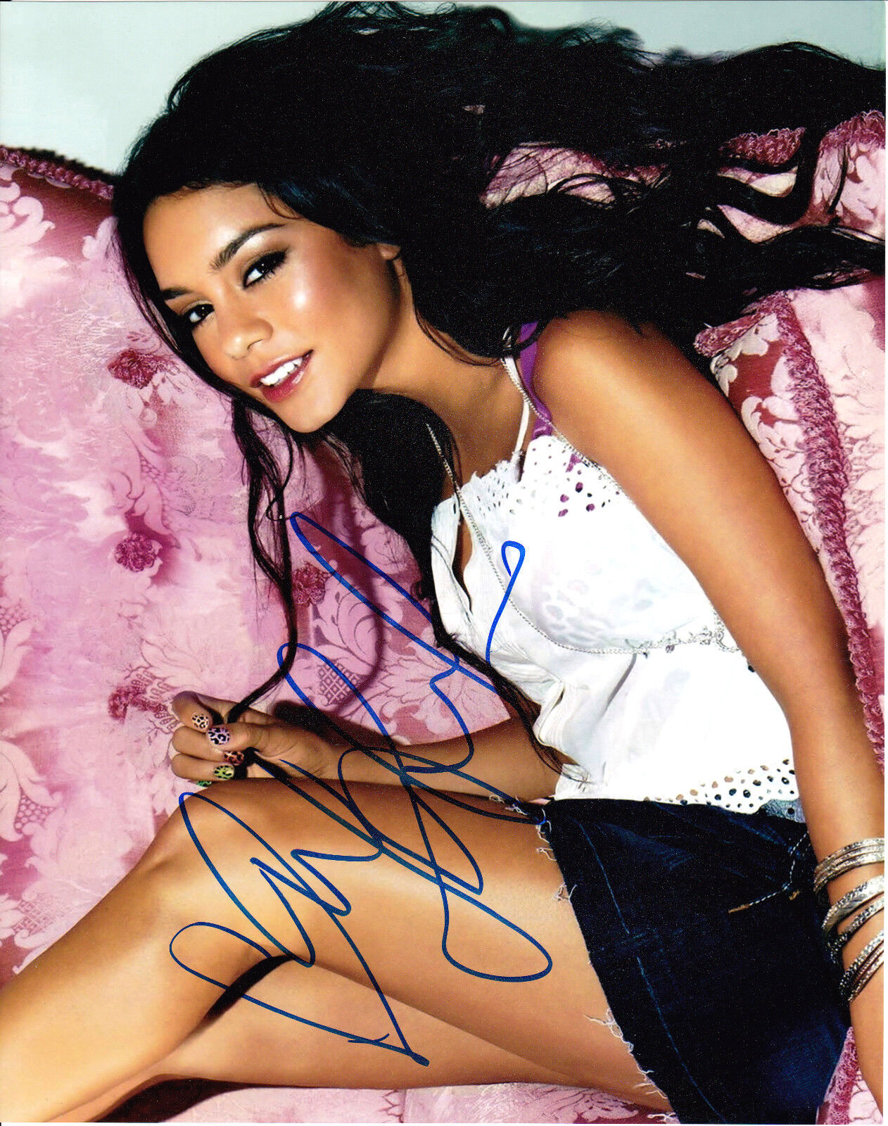 SEXY ACTRESS VANESSA HUDGENS SIGNED 8X10 Photo Poster painting W/COA HIGH SCHOOL MUSICAL A