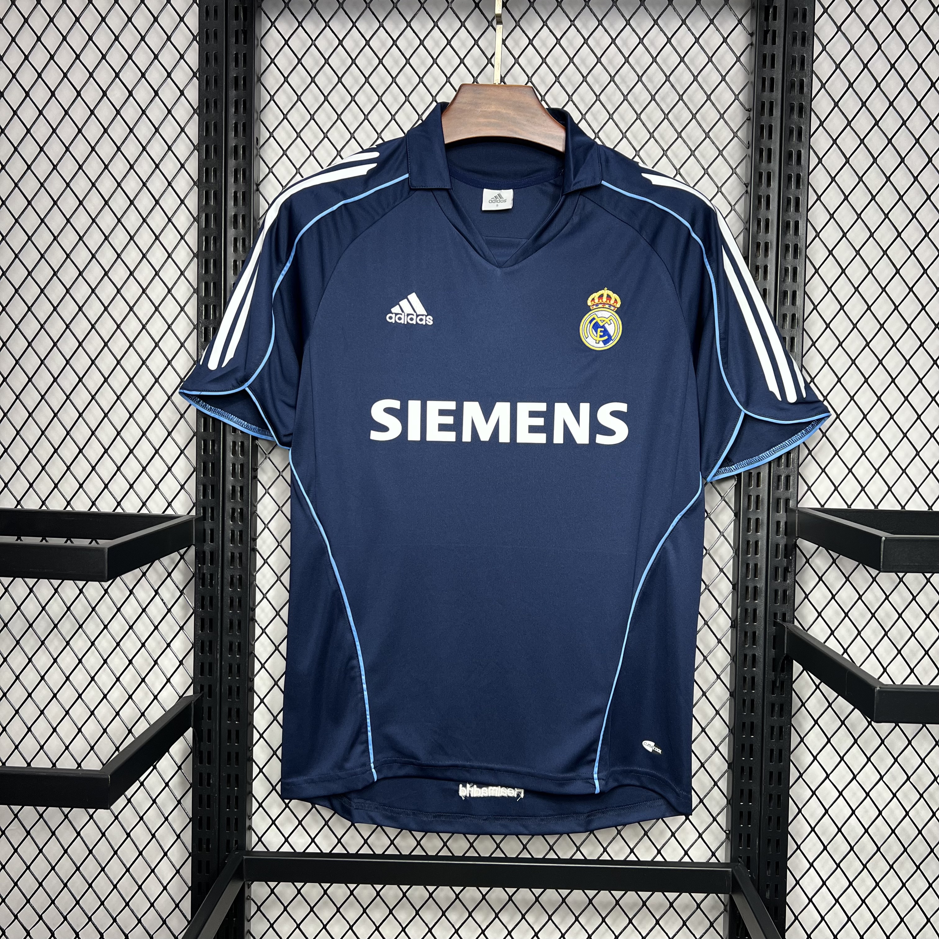 Retro Real Madrid 05-06 Away Jersey