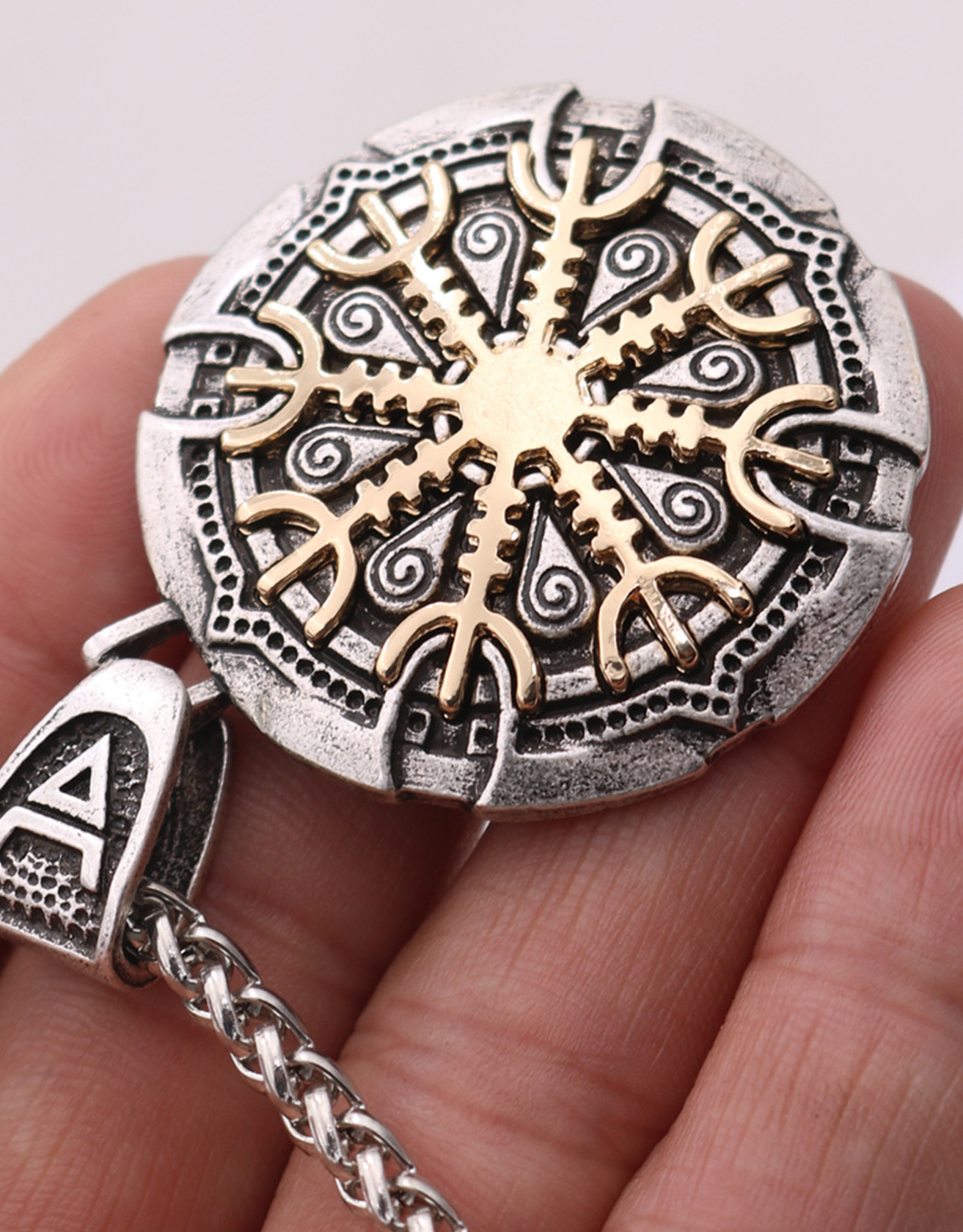Viking Odin Snowflake Print Graphic Necklace / TECHWEAR CLUB / Techwear