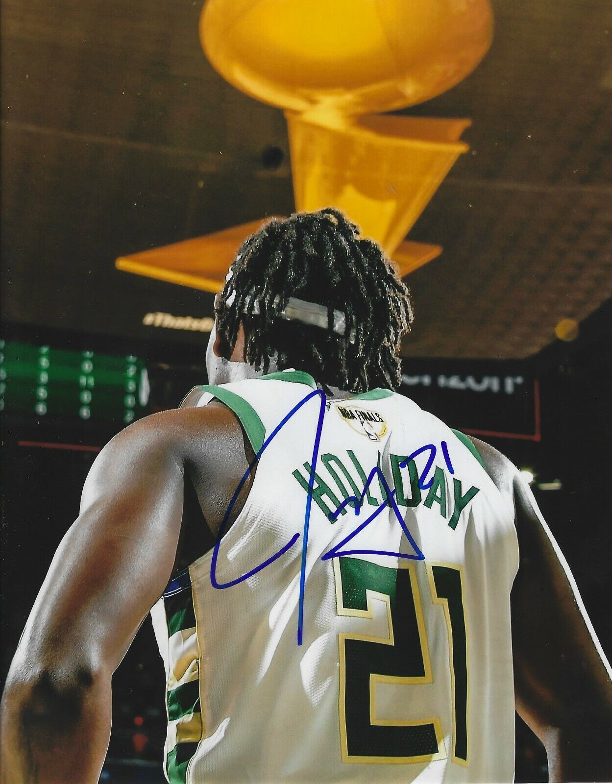 Signed 8x10 JRUE HOLIDAY Milwaukee Bucks Autographed Photo Poster painting w/ COA