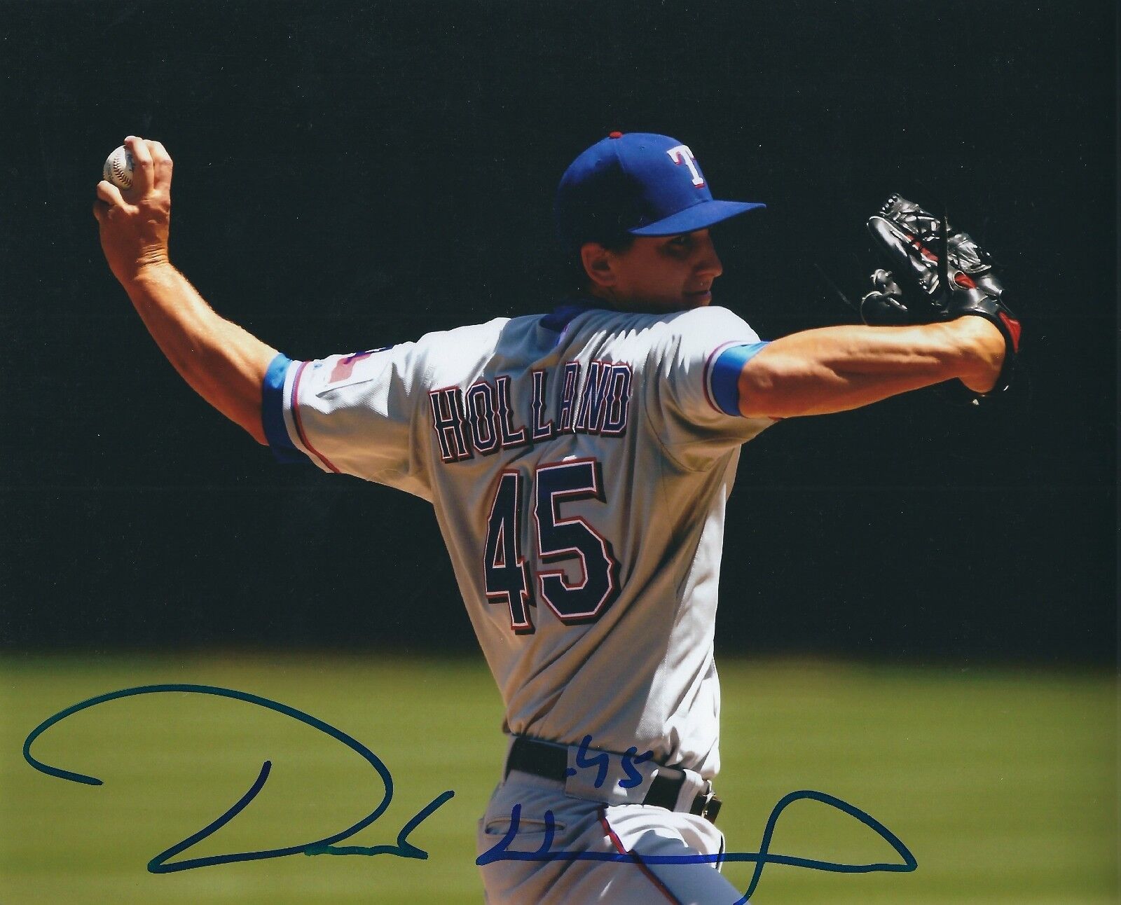 Signed 8x10 DEREK HOLLAND Texas Rangers Autographed Photo Poster painting - COA