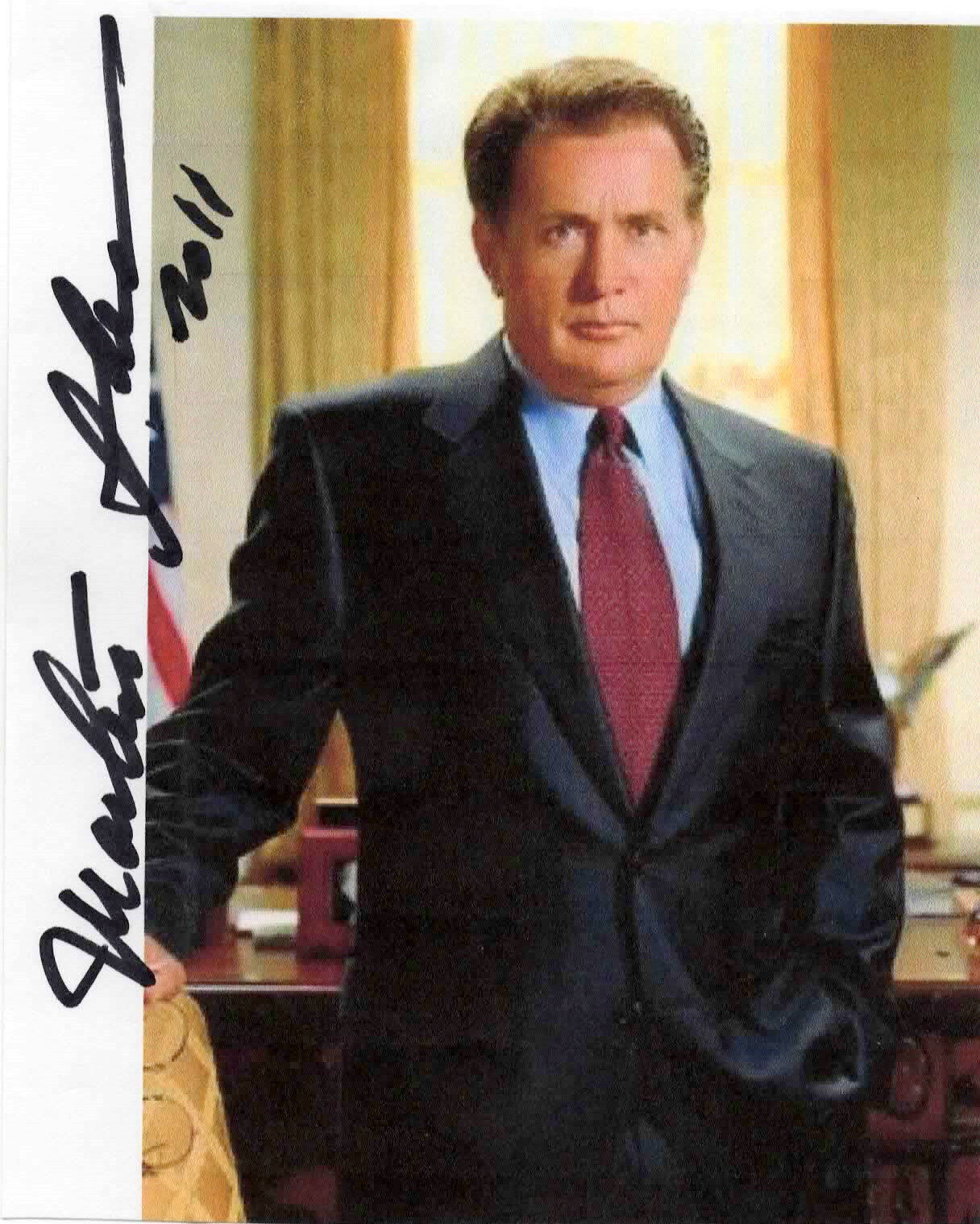 Martin Sheen Original Autographed 4 x 6 in. Paper